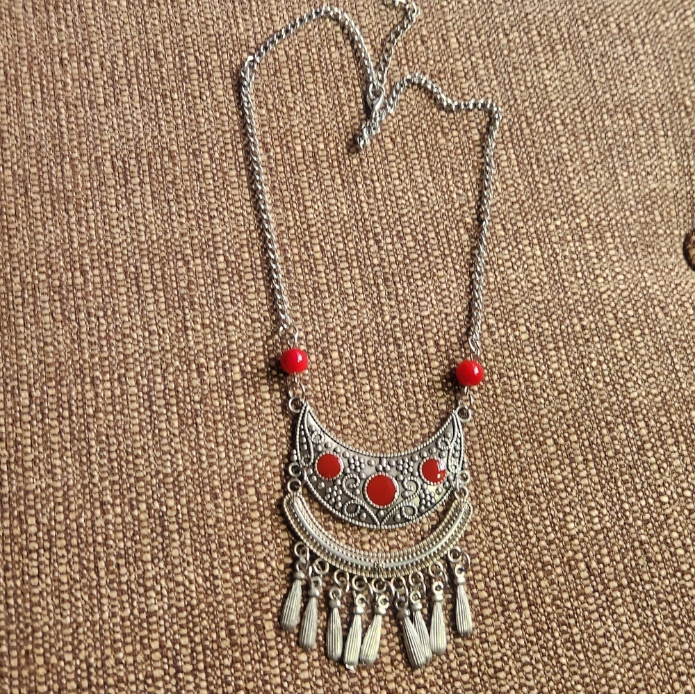 Beautiful Silver/Red Stone Necklace